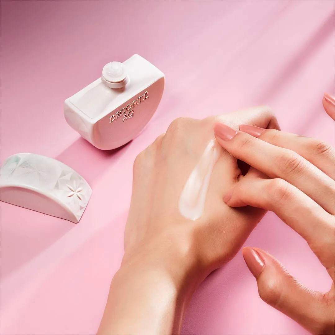 DECORTÉ AQ Hand Essence