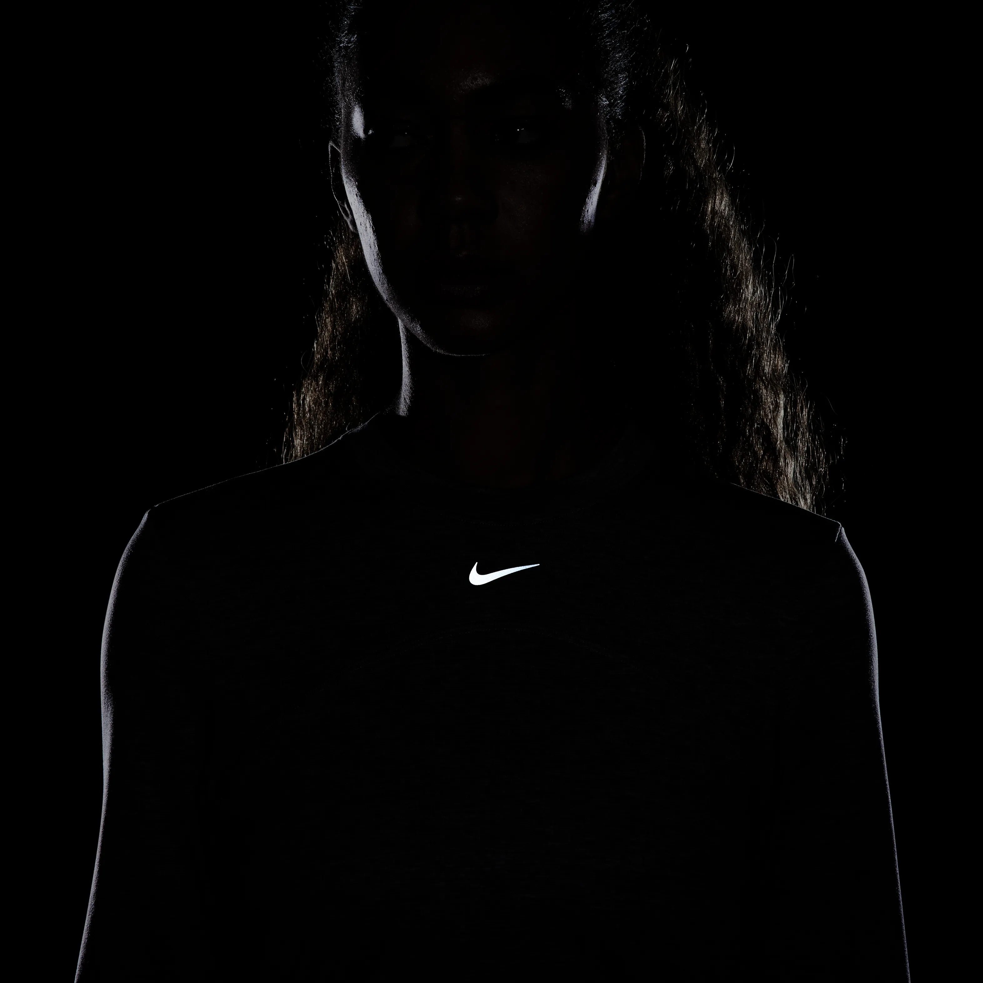 Nike Dri-FIT Swift Element UV-Women's Crew-Neck Running